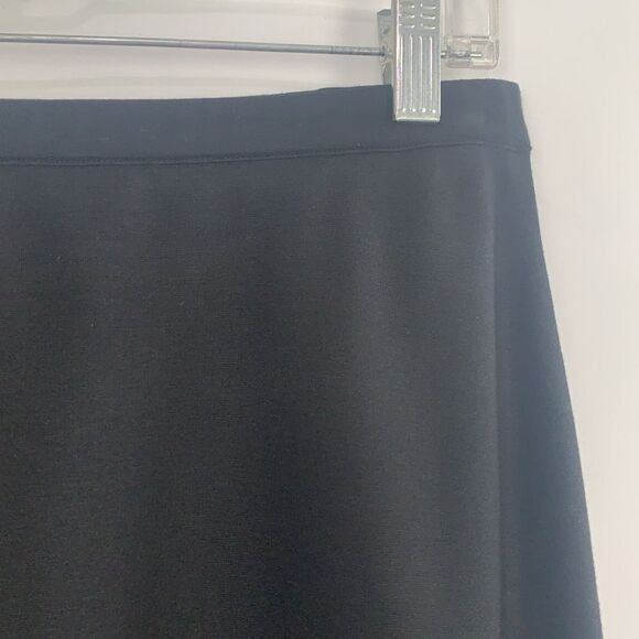 Lyssé black with lace trim skirt - Picture 2 of 6